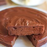 Chocolate fondant On a white plate with mascarpone and chocolate